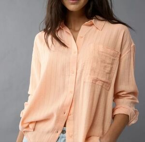 American Eagle Outfitters - Perfect Button-Up Shirt - Size Medium - Peach